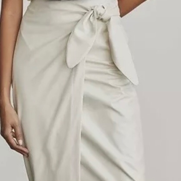 Elizabeth and James Knotted  Faux Leather Skirt - Picture 2 of 8